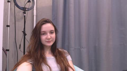 fireflies_fly_ online show from 28, 1, 2025