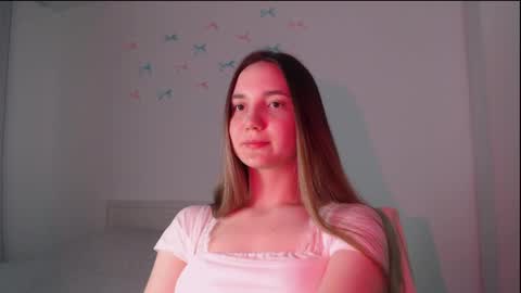 fireflies_fly_ online show from 24, 4, 2026