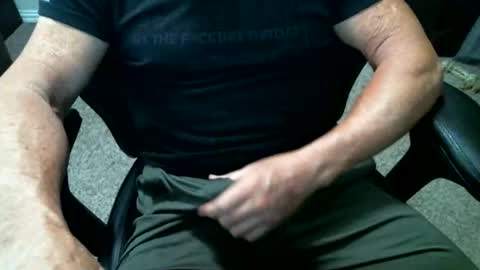 Snapshot of fitguy40 chatting on 22, 5, 2026 fitguy40 online show from 22, 5, 2026