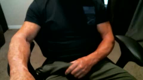 Snapshot of fitguy40 chatting on 25, 5, 2026 fitguy40 online show from 25, 5, 2026