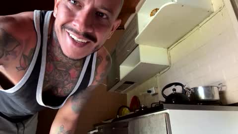 Elias Valencia online show from 25, 5, 2026