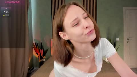 im Linda please give me thumbs up online show from 18, 9, 2025