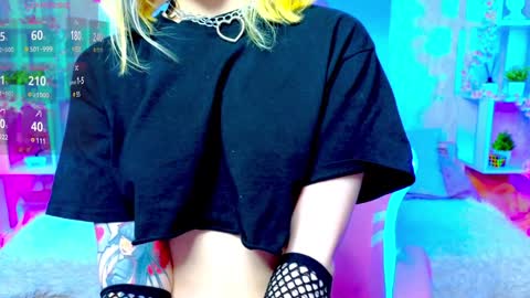 Snapshot of flaircorell chatting on 16, 12, 2024 Sophie online show from 16, 12, 2024