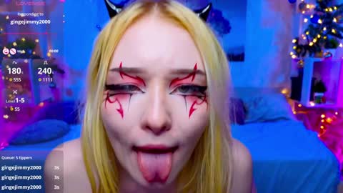 Snapshot of flaircorell chatting on 8, 1, 2025 Sophie online show from 8, 1, 2025