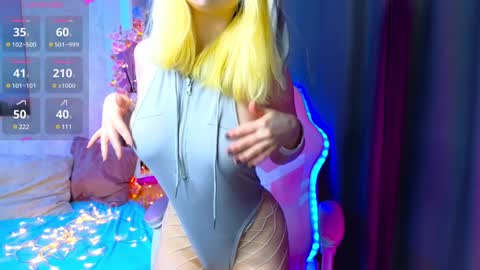 Snapshot of flaircorell chatting on 8, 2, 2025 Sophie online show from 8, 2, 2025