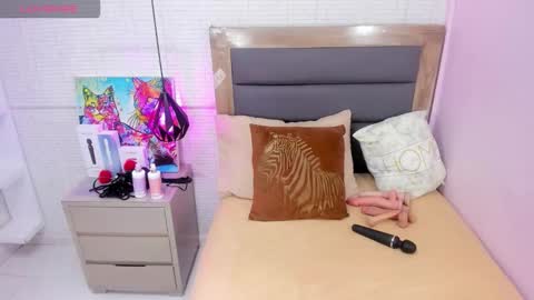   FLEUR   online show from 17, 10, 2025