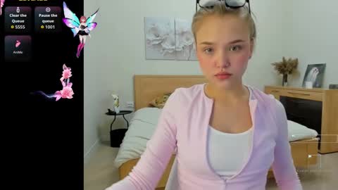 Mona online show from 13, 10, 2025