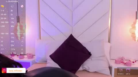 Luna online show from 4, 3, 2025