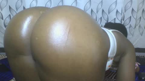 Snapshot of flora_fantasy chatting on 7, 5, 2026 fantasy online show from 7, 5, 2026