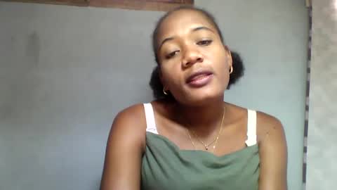 florencia011 online show from 12, 2, 2025