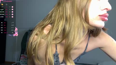 Snapshot of flowercandy33 chatting on 7, 1, 2025 Flower online show from 7, 1, 2025