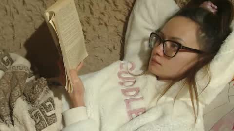 say meow and send tip  online show from 19, 1, 2025