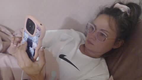 Snapshot of flowercandydoll13 chatting on 25, 5, 2026 say meow and send tip online show from 25, 5, 2026