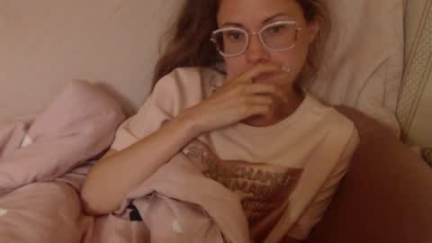Snapshot of flowercandydoll13 chatting on 4, 6, 2026 say meow and send tip online show from 4, 6, 2026