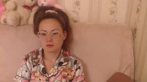Snapshot of flowercandydoll13 chatting on 8, 6, 2026 say meow and send tip online show from 8, 6, 2026