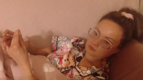 Snapshot of flowercandydoll13 chatting on 8, 6, 2026 say meow and send tip online show from 8, 6, 2026