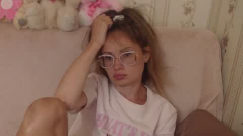 Snapshot of flowercandydoll13 chatting on 19, 6, 2026 say meow and send tip online show from 19, 6, 2026