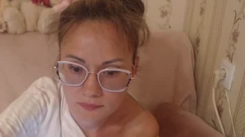 Snapshot of flowercandydoll13 chatting on 21, 6, 2026 say meow and send tip online show from 21, 6, 2026