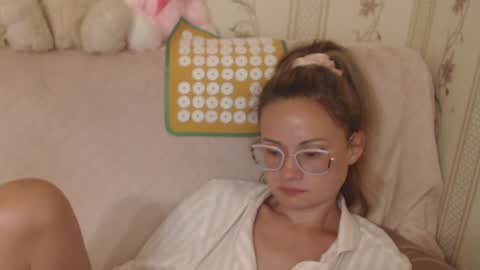 Snapshot of flowercandydoll13 chatting on 26, 6, 2026 say meow and send tip online show from 26, 6, 2026