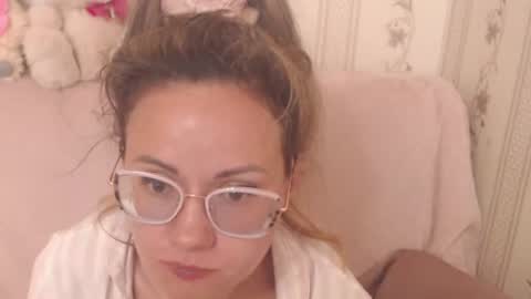 Snapshot of flowercandydoll13 chatting on 27, 6, 2026 say meow and send tip online show from 27, 6, 2026