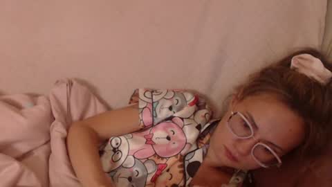 Snapshot of flowercandydoll13 chatting on 9, 7, 2026 say meow and send tip online show from 9, 7, 2026
