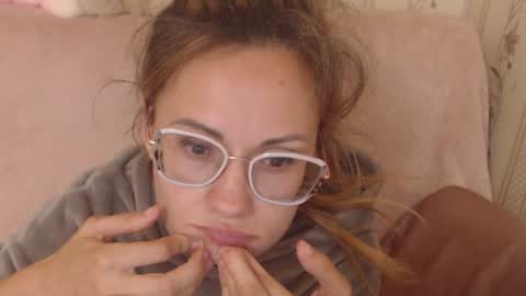 Snapshot of flowercandydoll13 chatting on 13, 7, 2026 say meow and send tip online show from 13, 7, 2026