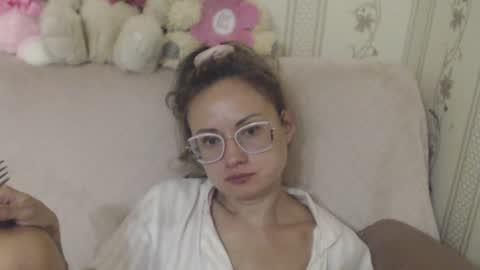 Snapshot of flowercandydoll13 chatting on 16, 7, 2026 say meow and send tip online show from 16, 7, 2026