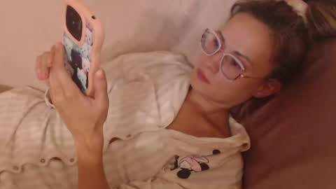 Snapshot of flowercandydoll13 chatting on 17, 7, 2026 say meow and send tip online show from 17, 7, 2026