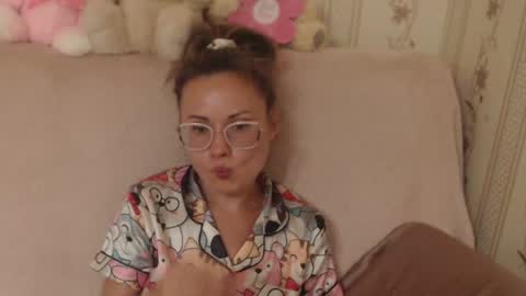 Snapshot of flowercandydoll13 chatting on 20, 7, 2026 say meow and send tip online show from 20, 7, 2026