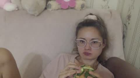 Snapshot of flowercandydoll13 chatting on 26, 7, 2026 say meow and send tip online show from 26, 7, 2026