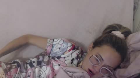 Snapshot of flowercandydoll13 chatting on 28, 7, 2026 say meow and send tip online show from 28, 7, 2026