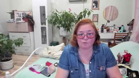 Snapshot of flowerlover8 chatting on 3, 11, 2025 Flowerlower online show from 3, 11, 2025