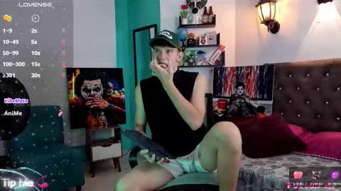 Snapshot of flowers109 chatting on 4, 12, 2025 flowers109 online show from 4, 12, 2025