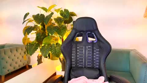  FLUFFY BUBBLE  online show from 3, 6, 2026