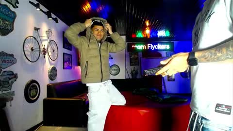 Snapshot of flyckers chatting on 29, 4, 2026 flyckers online show from 29, 4, 2026