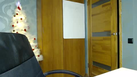 Molli  Ready for any play with you. Hottest show in pvt  Help a student earn big tokens  online show from 25, 1, 2025