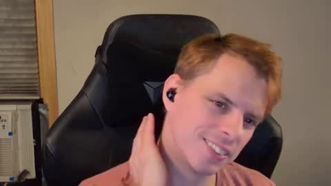 Snapshot of forever_broken chatting on 11, 12, 2024 forever_broken online show from 11, 12, 2024