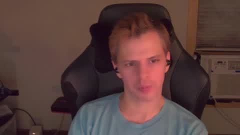 Snapshot of forever_broken chatting on 31, 10, 2025 forever_broken online show from 31, 10, 2025