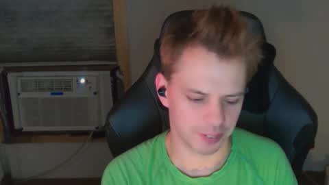 Snapshot of forever_broken chatting on 30, 11, 2025 forever_broken online show from 30, 11, 2025