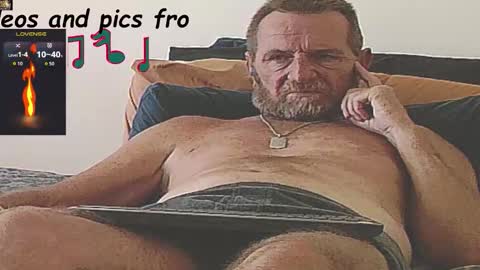 Snapshot of forexxxx_man chatting on 8, 10, 2025 doc online show from 8, 10, 2025