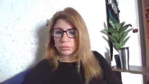 fox_red_lady7 online show from 6, 3, 2025