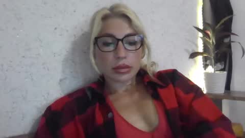 fox_red_lady7 online show from 1, 10, 2025