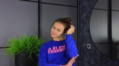 Lily online show from 5, 11, 2025