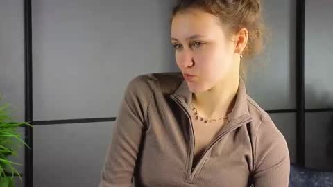 Lily online show from 6, 11, 2025