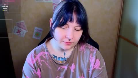 Snapshot of foxgirlandmerguis chatting on 22, 7, 2026 Belinda online show from 22, 7, 2026