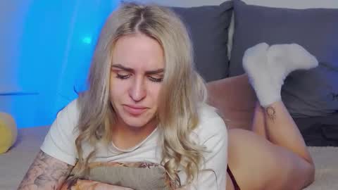 Foxy Kimmi online show from 11, 4, 2026