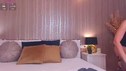 Snapshot of foxyadele_ chatting on 4, 1, 2025 Adela - Single mom. 40 y online show from 4, 1, 2025