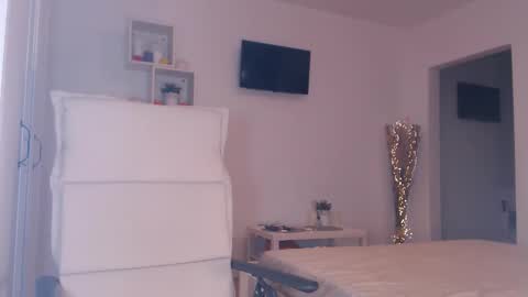 Snapshot of foxyadele_ chatting on 8, 6, 2026 Adela - Single mom. 40 y online show from 8, 6, 2026