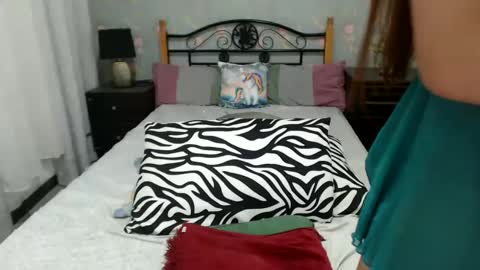 foxyhershey online show from 20, 12, 2024