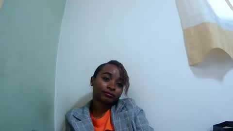 Snapshot of francine925426 chatting on 8, 7, 2026 francine925426 online show from 8, 7, 2026